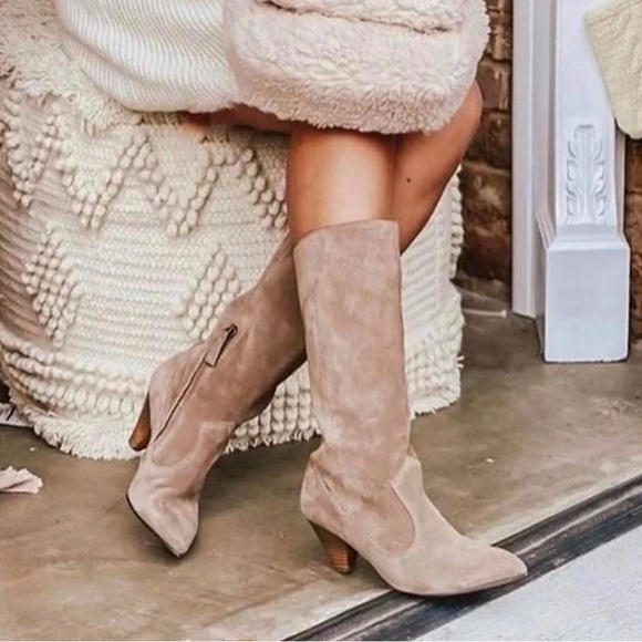 Suede Almond toe Western Indie Boho Style Boots size 10 - Picture 1 of 12